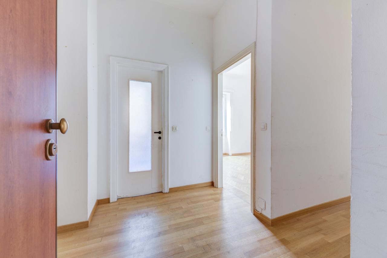 appartamento in vendita a Milano in zona Porta Nuova