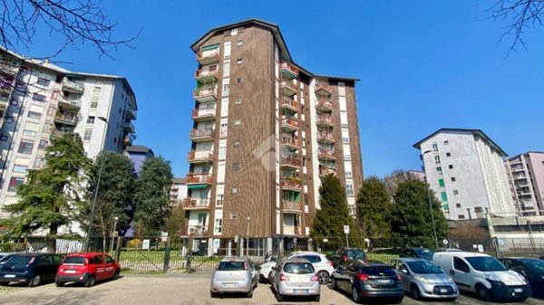 appartamento in vendita a Milano in zona Baggio
