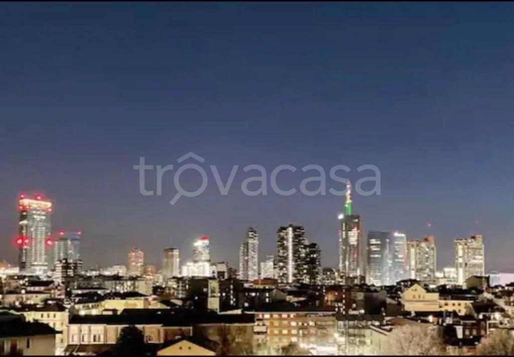 appartamento in vendita a Milano in zona Isola