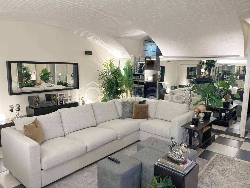 appartamento in vendita a Milano in zona Città Studi