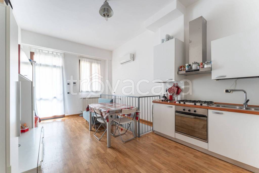 appartamento in vendita a Milano in zona Morivione