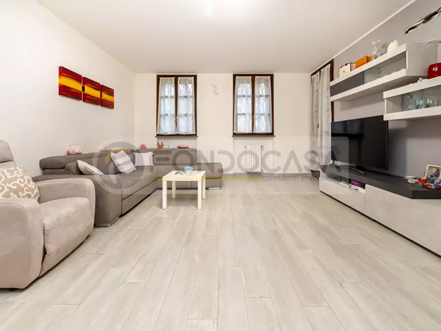 appartamento in vendita a Milano in zona Adriano