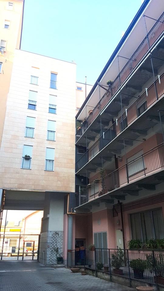negozio in vendita a Milano in zona Porta Genova