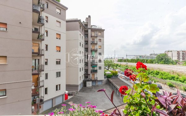 appartamento in vendita a Milano in zona Dergano