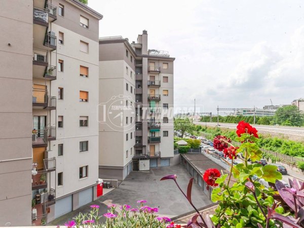 appartamento in vendita a Milano in zona Dergano