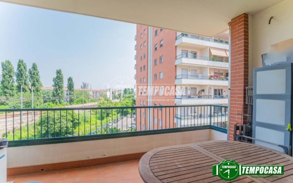 appartamento in vendita a Milano in zona Montalbino