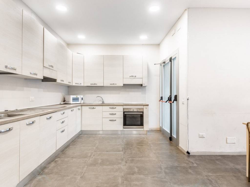 appartamento in vendita a Milano in zona Centro Direzionale