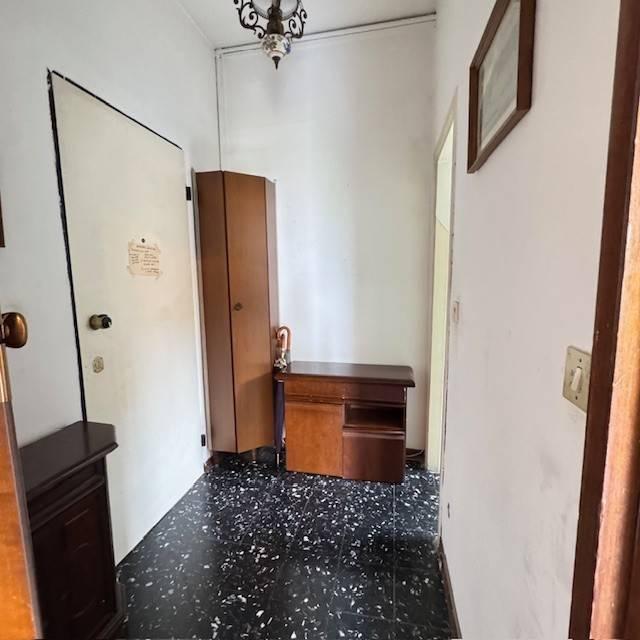 appartamento in vendita a Milano in zona Lorenteggio