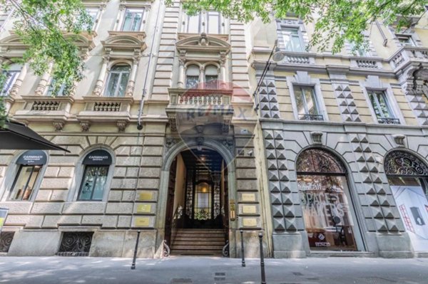 appartamento in vendita a Milano in zona Cadorna
