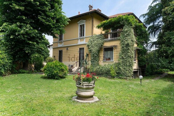 casa indipendente in vendita a Milano
