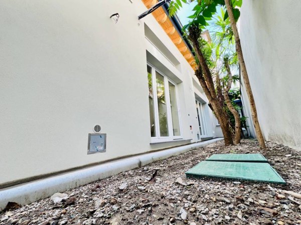 casa indipendente in vendita a Milano in zona Isola