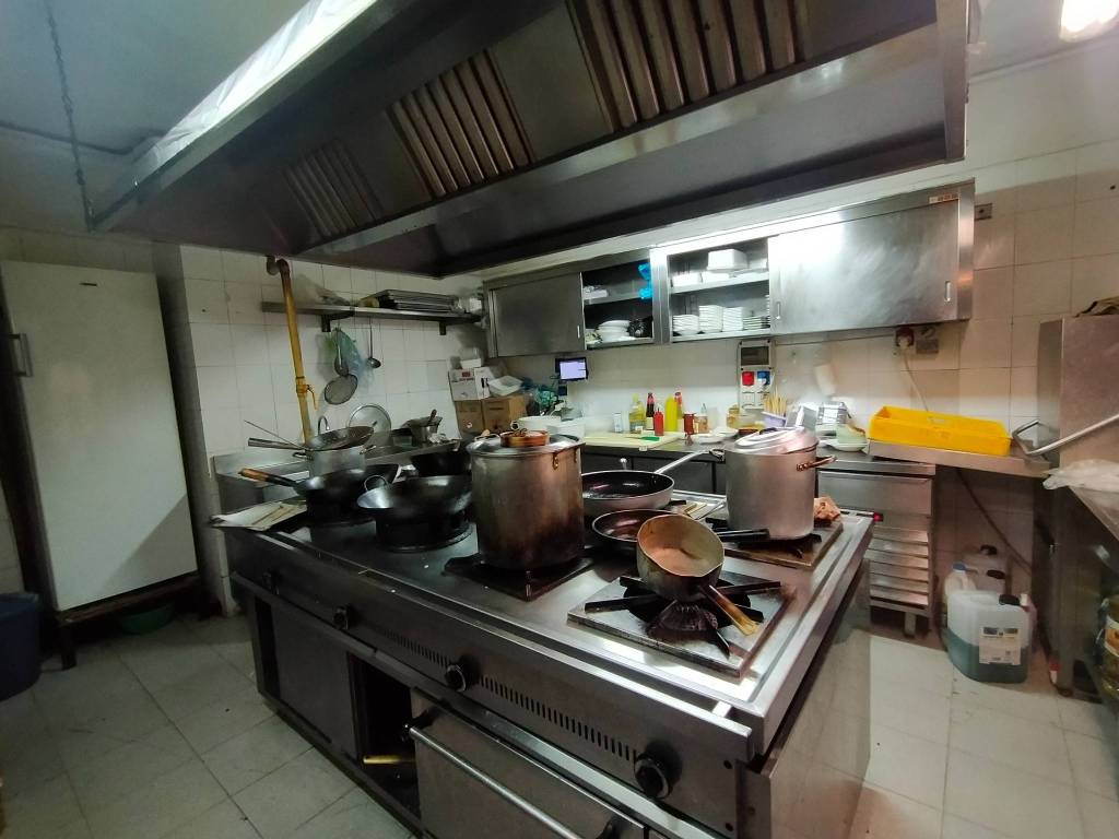 negozio in vendita a Milano in zona Bocconi