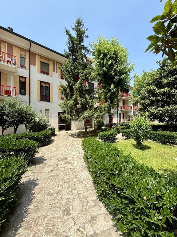 appartamento in vendita a Milano in zona San Cristoforo