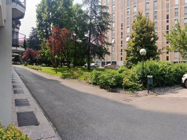 appartamento in vendita a Milano in zona Trenno