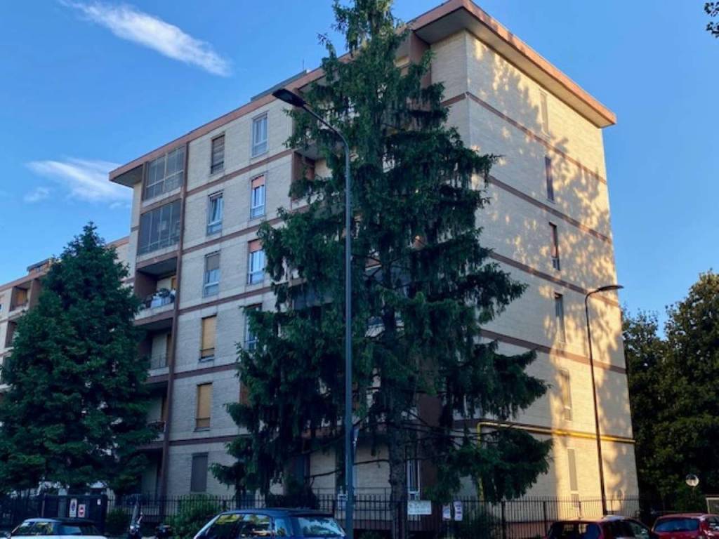 appartamento in vendita a Milano in zona Vigentino
