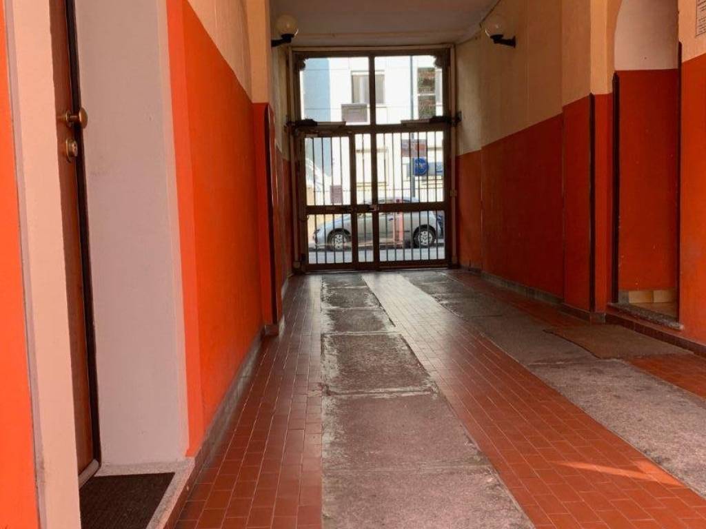 appartamento in vendita a Milano in zona Adriano