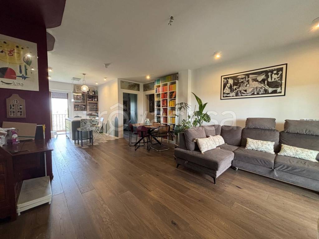 appartamento in vendita a Milano in zona Famagosta