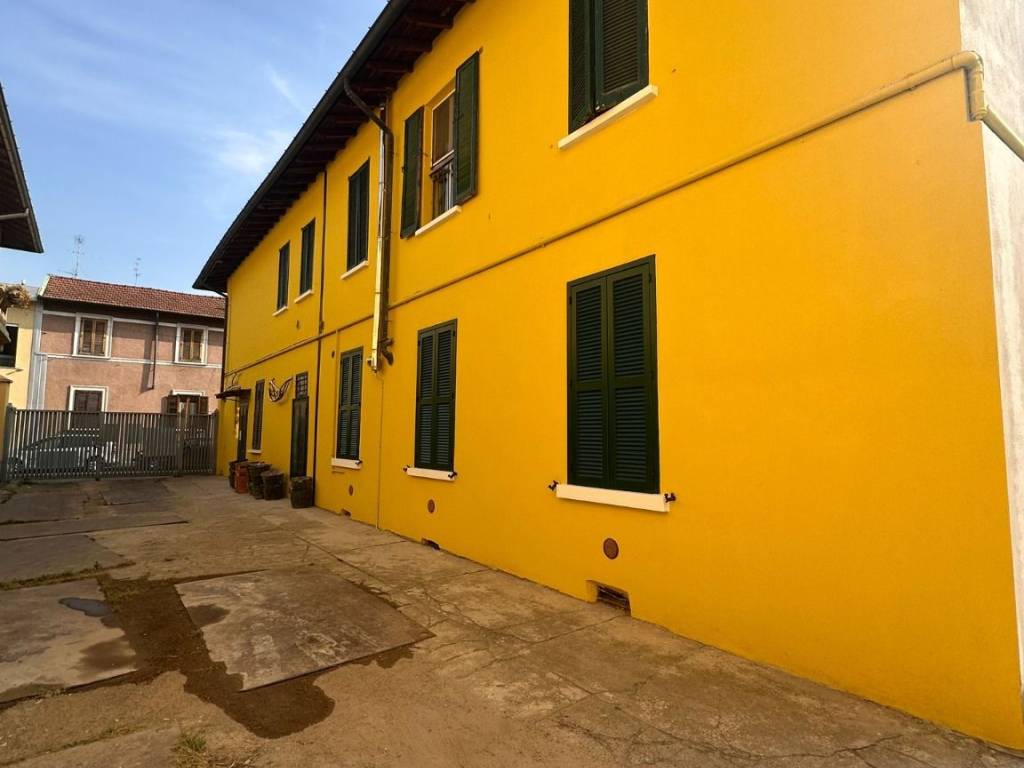 appartamento in vendita a Milano in zona Adriano