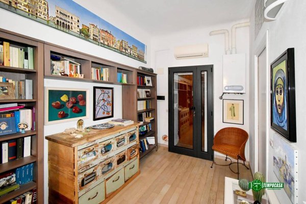 appartamento in vendita a Milano in zona Famagosta