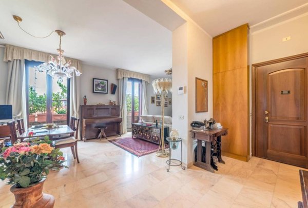 appartamento in vendita a Milano in zona Porta Genova