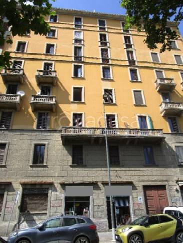 negozio in vendita a Milano in zona Piazzale Lodi