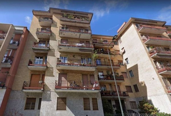 appartamento in vendita a Milano in zona Baggio