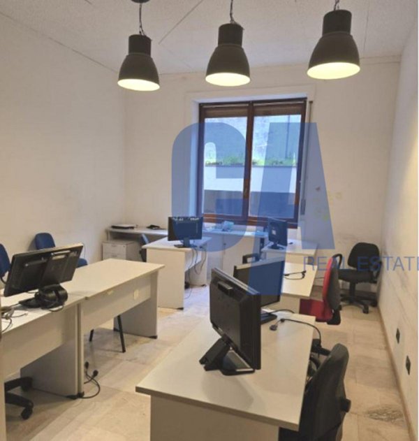 ufficio in vendita a Milano in zona Città Studi