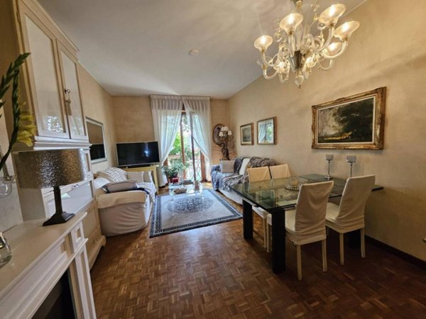 appartamento in vendita a Milano in zona Cadorna