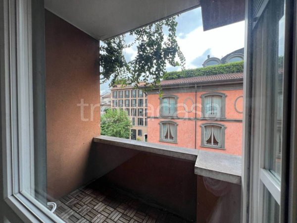 appartamento in vendita a Milano in zona Porta Nuova