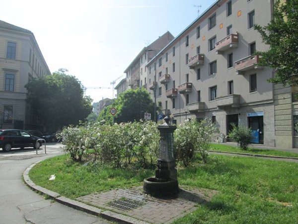 negozio in vendita a Milano in zona Porta Romana