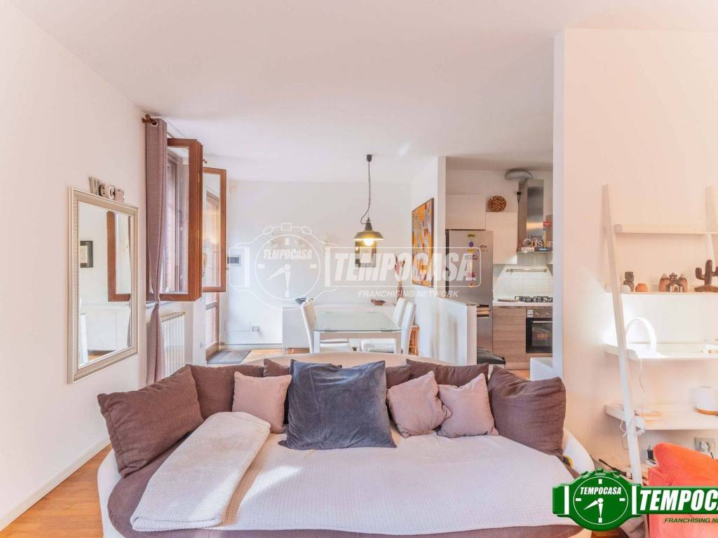 appartamento in vendita a Milano in zona Baggio