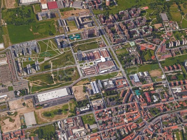 appartamento in vendita a Milano in zona Adriano