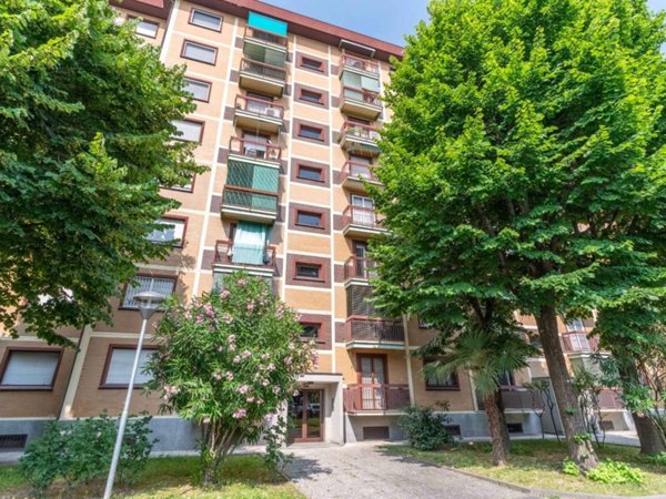 appartamento in vendita a Milano in zona Trenno
