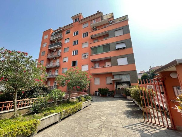 appartamento in vendita a Milano in zona Adriano
