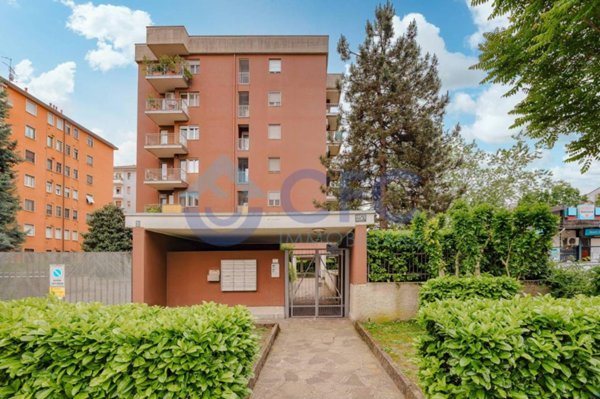 appartamento in vendita a Milano in zona Forze Armate