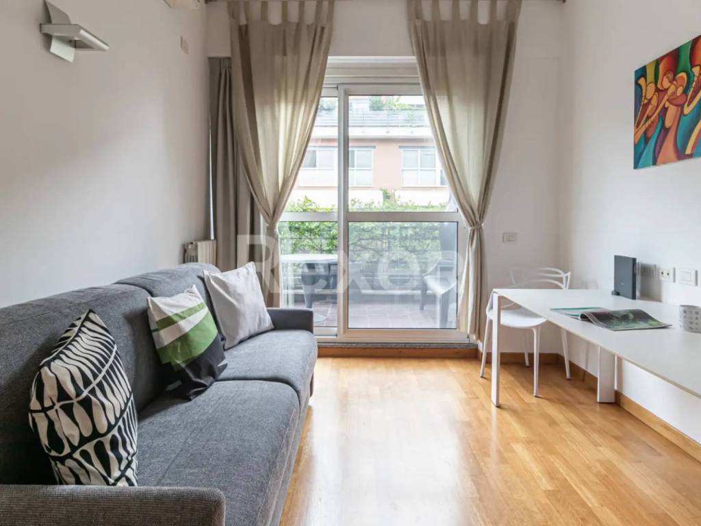 appartamento in vendita a Milano in zona Lorenteggio