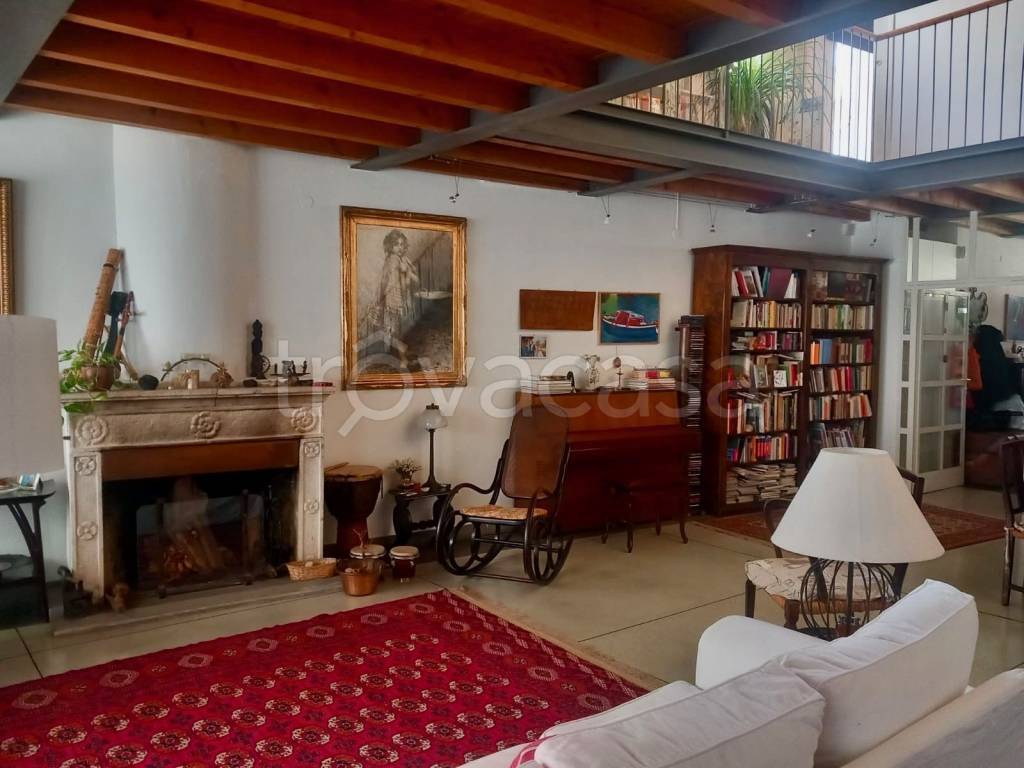casa indipendente in vendita a Milano