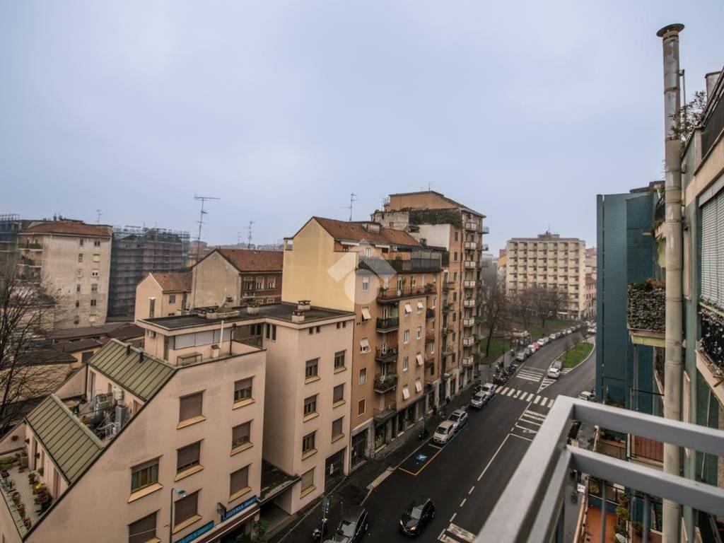 appartamento in vendita a Milano in zona Porta Vittoria