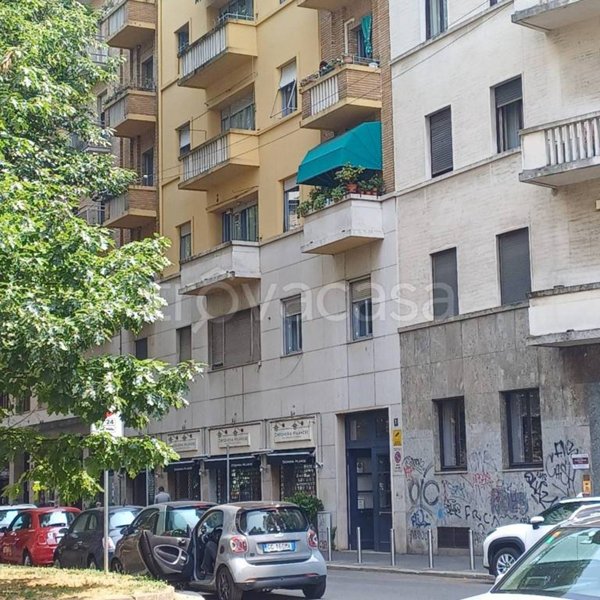 appartamento in vendita a Milano in zona Sant'Ambrogio