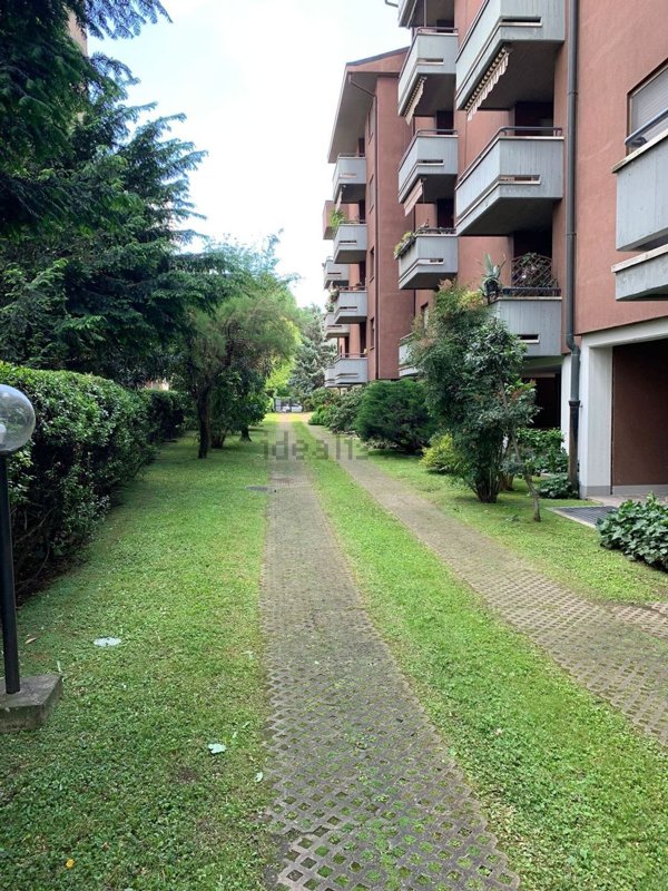 appartamento in vendita a Milano in zona Vigentino