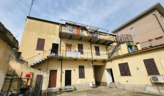 appartamento in vendita a Milano in zona Baggio