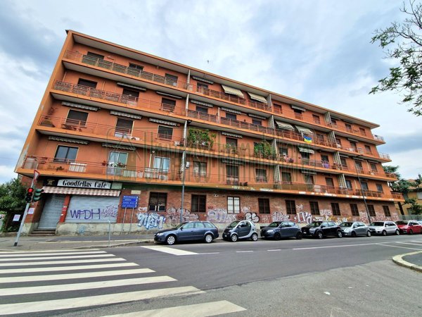 appartamento in vendita a Milano in zona Ronchetto sul Naviglio