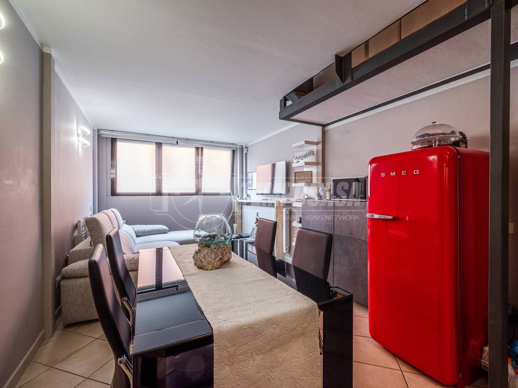 appartamento in vendita a Milano in zona Vigentino