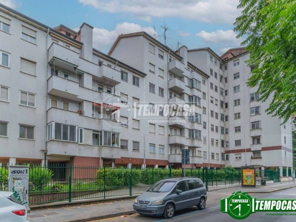 appartamento in vendita a Milano in zona Baggio