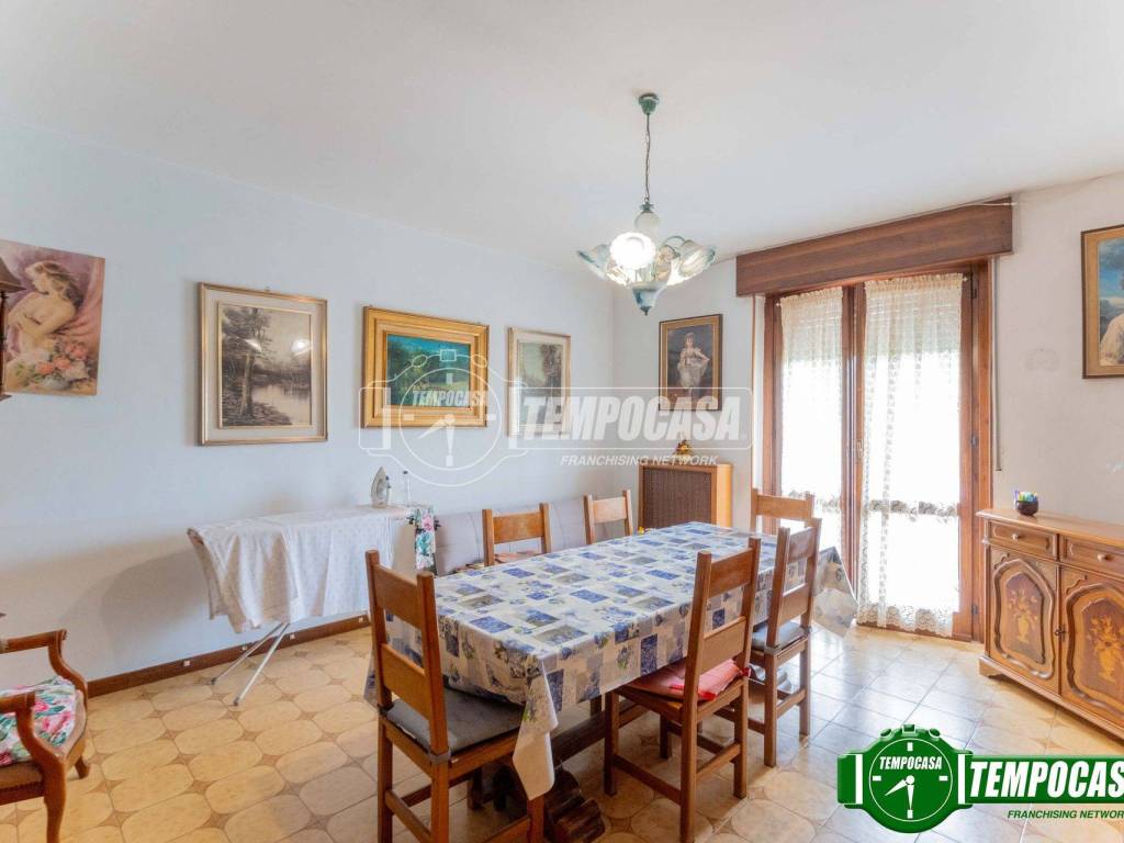 appartamento in vendita a Milano in zona Baggio