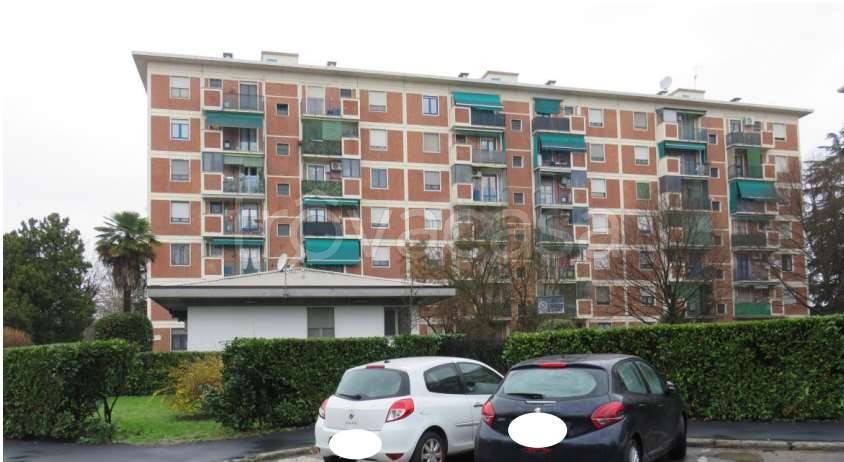 appartamento in vendita a Milano in zona Quartiere degli Olmi