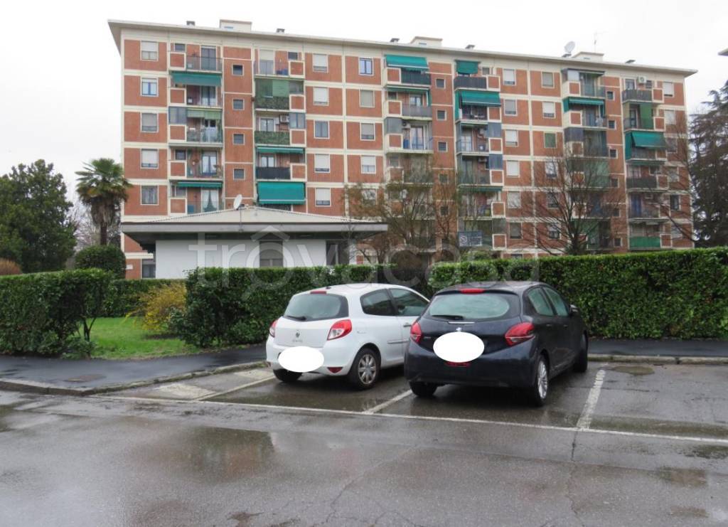 appartamento in vendita a Milano in zona Quartiere degli Olmi