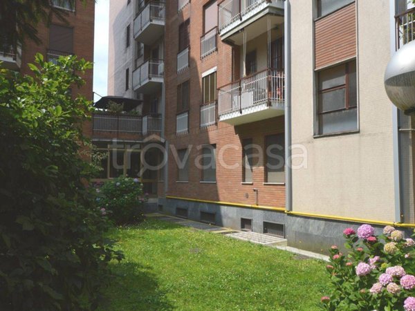 appartamento in vendita a Milano in zona Famagosta