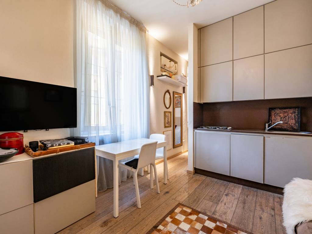 appartamento in vendita a Milano in zona Porta Nuova