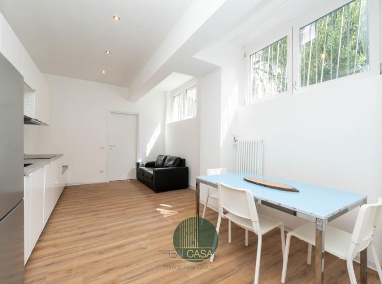 appartamento in vendita a Milano in zona Lorenteggio
